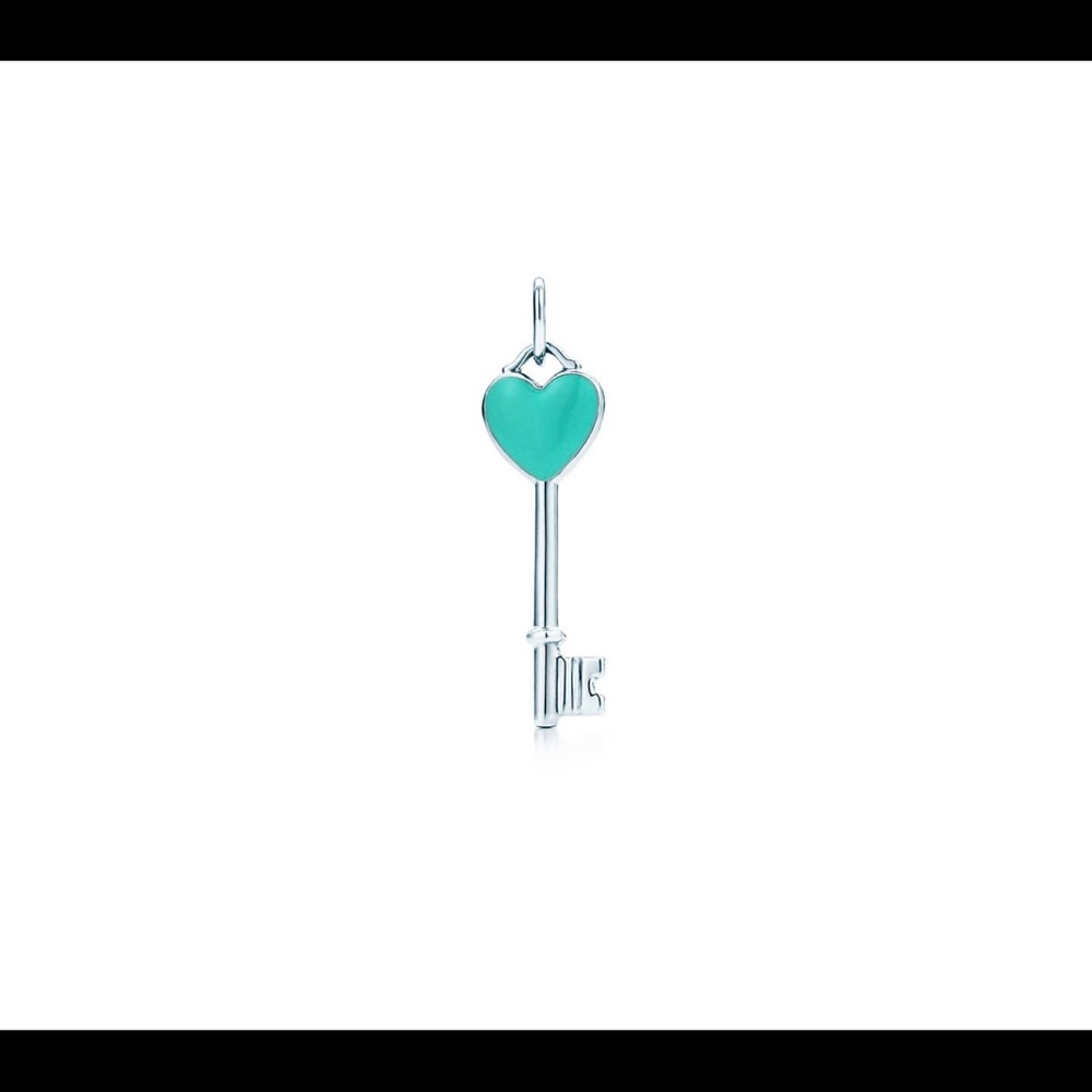TIFFANY & CO KEYS HEART KEY PENDANT